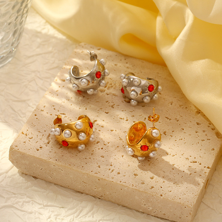 Transfronterizos directos de acero inoxidable incrustado de perlas pendientes de zircón de lujo ligero para mujeres 18K pendientes de moda auriculares al por mayor