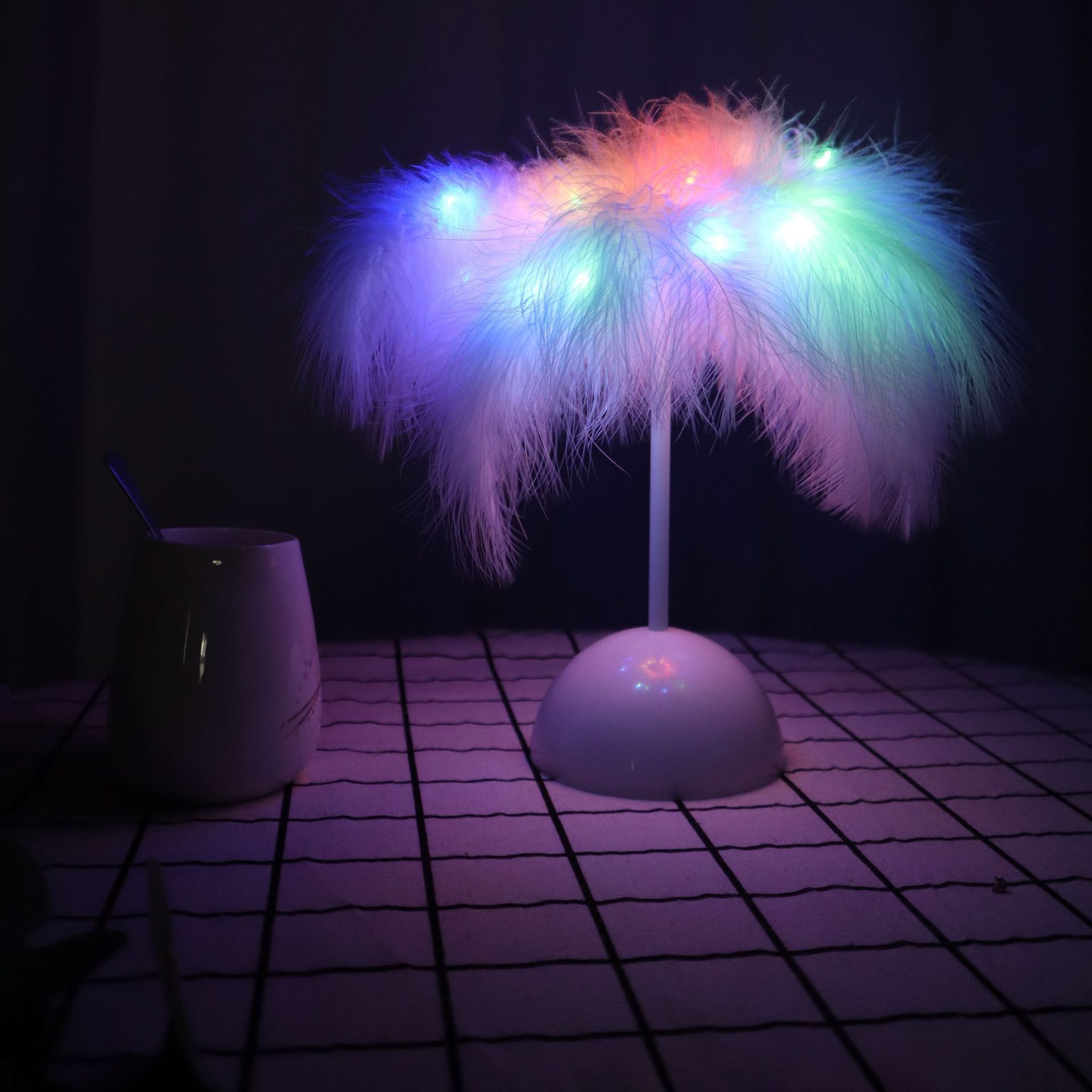 창조적 인 LED 깃털 램프 생일 선물 그물 붉은 장식 밤 빛 침실 침대 옆 깃털 테이블 램프