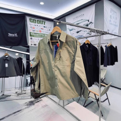 日版紫標平は男女のために同じタイプのアウトドア山系の耐摩耗性速乾防止水かけのゆったりした長袖シャツです。