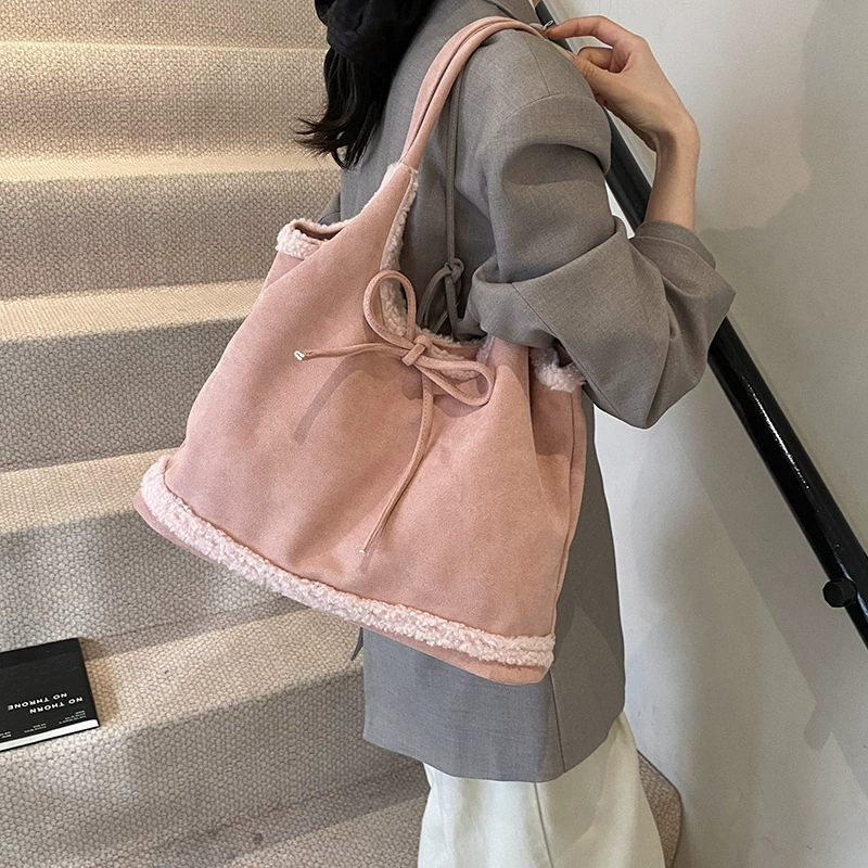 Winter retro shoulder bag with bow