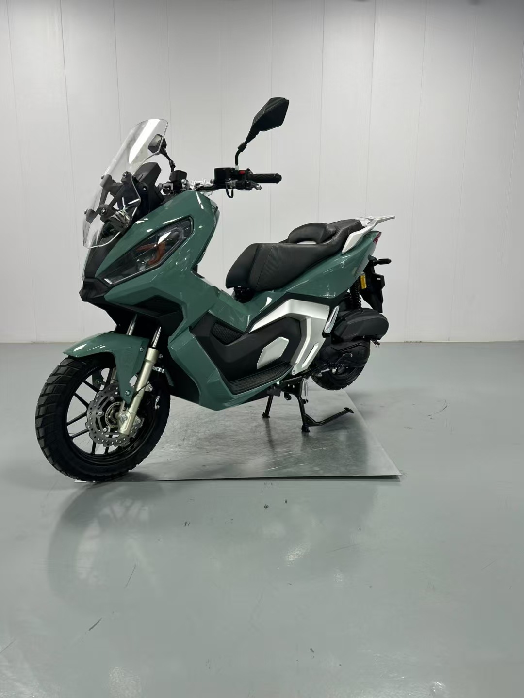 The Source Factory Specializes in Supplying Fuel-Efficient Scooters and Motorcycles to Amazon, Offering Two-Wheeled Motorcycles with Strong Power