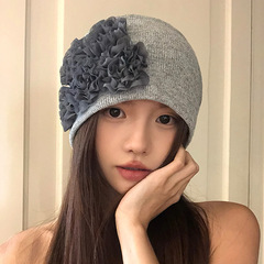 日本のレトロなニッチな立体花パイル帽子女性の夏顔見せ小さな包頭帽子薄い春と秋のニット防寒帽子
