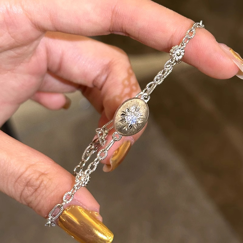Vintage Silver Snowflake Brushed Oval Bracelet for Women, Vintage Cool Style, Light Luxury Niche Exquisite High-End Jewelry Vintage Silver Snowflake Brushed Oval Bracelet for Women, Vintage Cool Style, Light Luxury Niche Exquisite High-End Jewelry