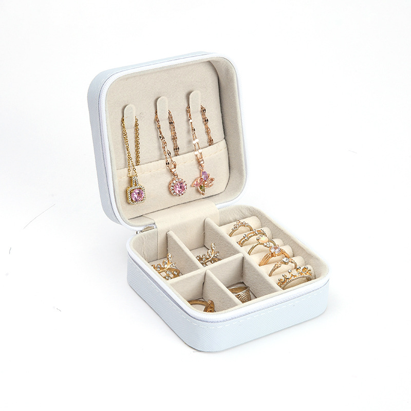 Nuevo estilo caja de joyería cuadrada caja de anillo mini pulsera portátil collar pendiente caja de almacenamiento caja de joyería exquisita al por mayor