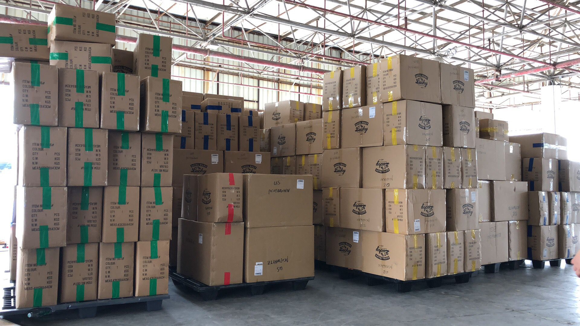 E19480C59895356E67B28B47AF2A52