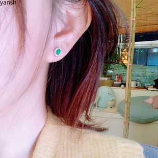 Source Yang Green Jade Jade Stud Earrings S925 Sterling Silver Fashion Classic Burmese Natural Chalcedony Earrings for Women Inlaid
