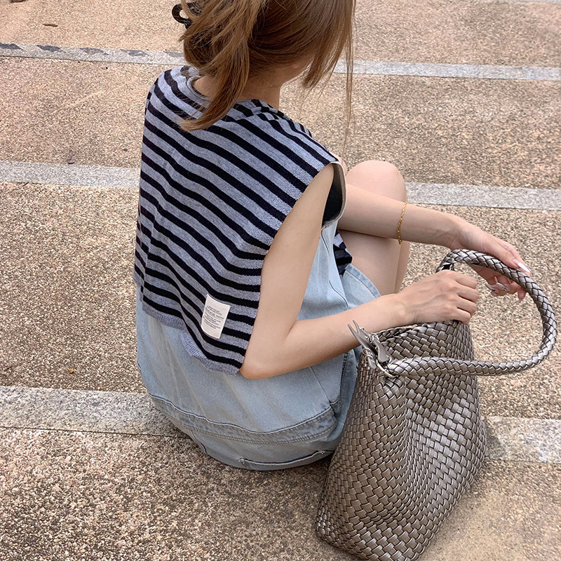 Primavera y verano fuera rayas de protección solar pequeña camisa de punto de alta calidad con aire extranjero estilo coreano aire acondicionado hombro