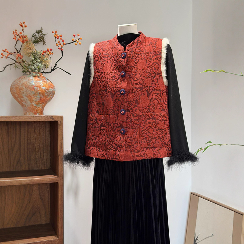 [Christmas and New Year] High-End Red Wool National Style Vest, Fashionable and Age-Reducing Young Mink Hair Quilted New Year's Greetings Suit