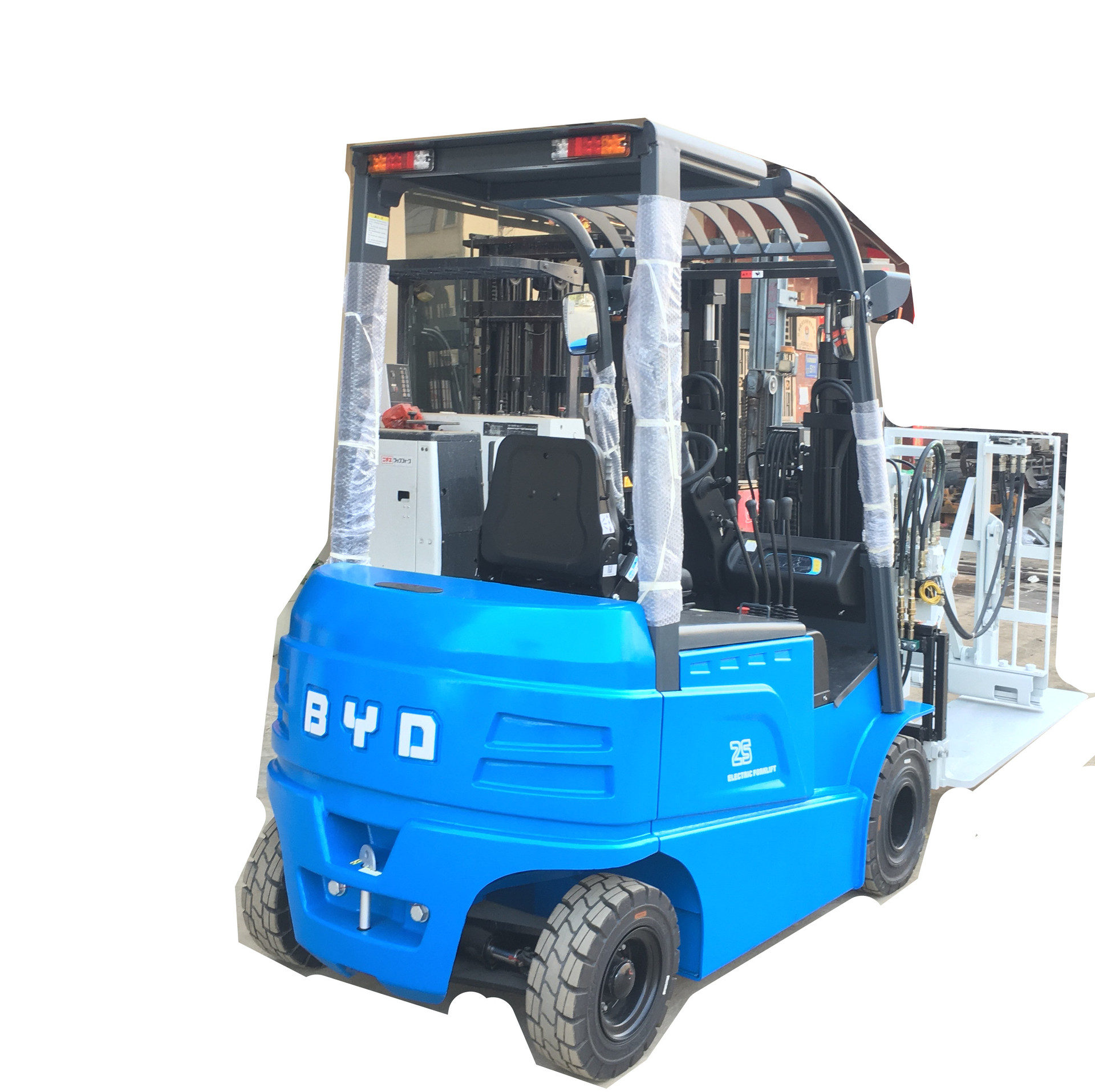 2.5吨比亚迪叉车CPD20比亚迪铁锂电池电动叉车配快装滑板推拉器