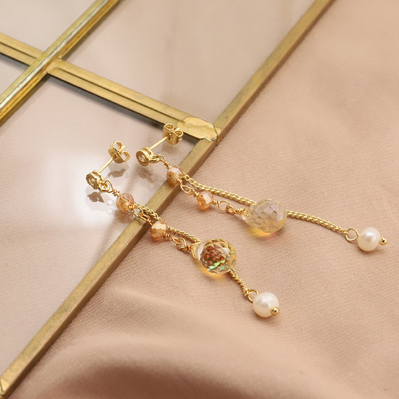 Aretes de perlas de agua dulce naturales largos pernos de bordilla s925 aguja de plata adornos de orejas incrustados con zircon chapado en oro de 18 quilates