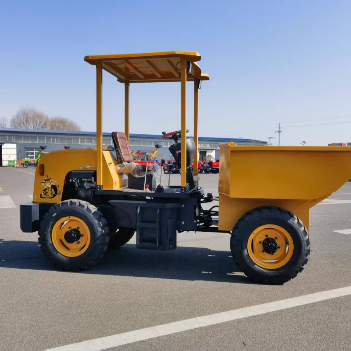 工程液压驱动建筑运输小型四轮自卸式翻斗铲车柴油前卸 式翻斗车