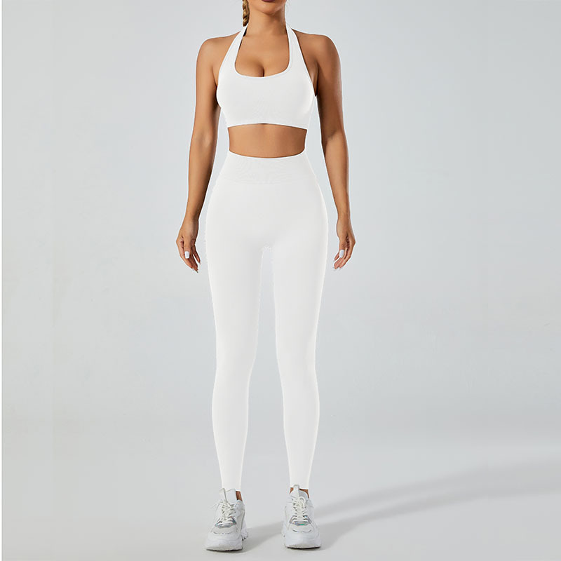 Conjunto de ropa deportiva de estilo europeo y americano con sensación de segunda piel, sujetador deportivo de alta intensidad, leggings deportivos de secado rápido, conjunto de yoga para exteriores de verano con un toque de alta gama.