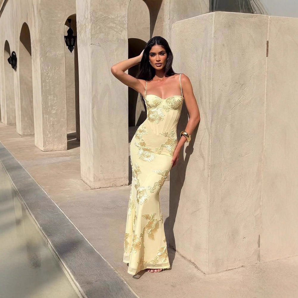 欧美风2025夏季新款女装性感修身包臀显瘦露背系带气质连衣裙长裙