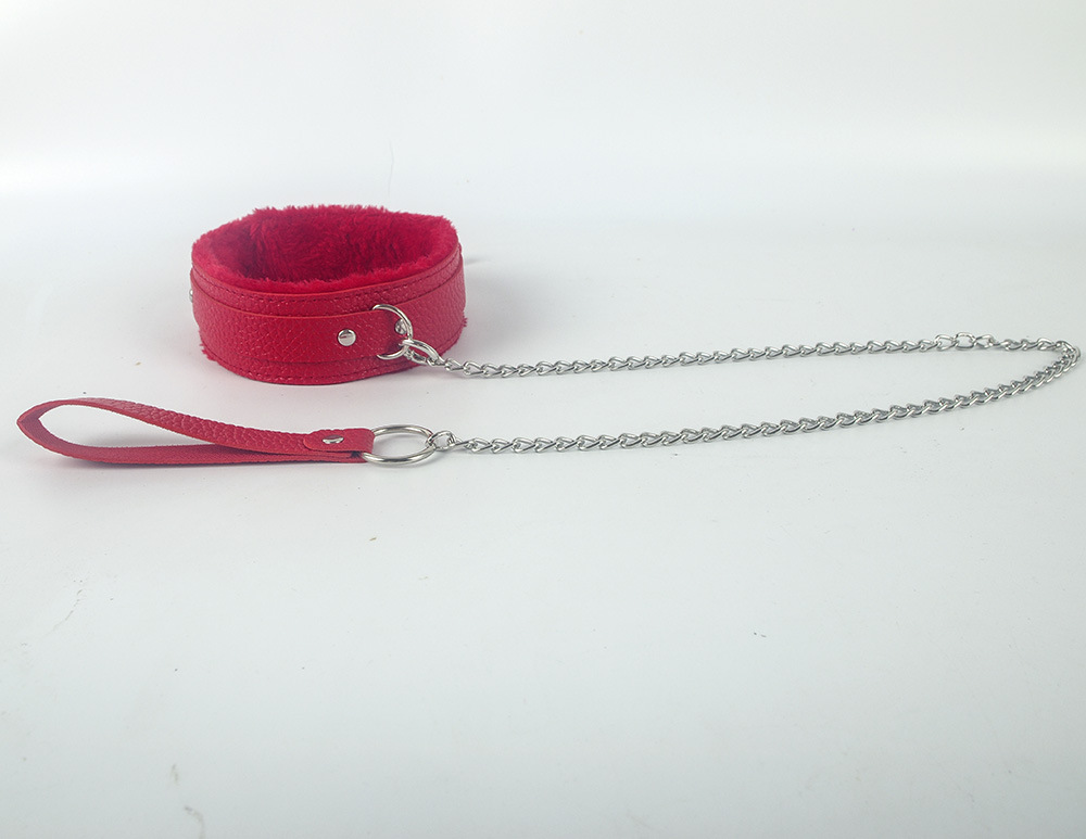 Collier sexy en cuir avec pinces en peluche et harnais de cou_voghion.com