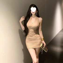 名媛御姐风挂脖V领紧身性感包臀短裙时尚气质感连衣裙2026年夏季