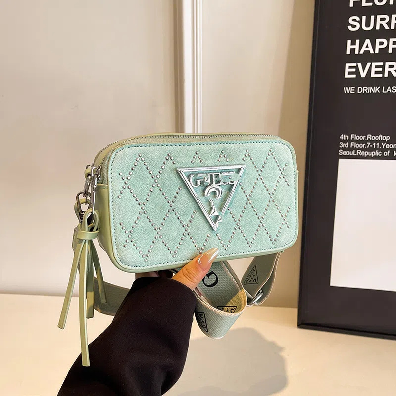 Bolso de cámara transfronterizo para mujer 2025 primavera y verano nuevo estilo estilo moderno y moderno bolso cuadrado pequeño bolso de hombro de diamantes calientes de moda