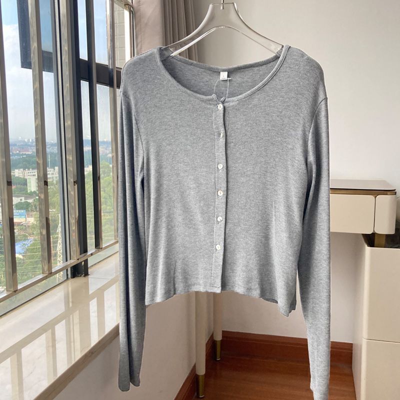 Simple, Casual, Versatile Gray Slim-Fit Slimming Knit Thin Cardigan with Long Sleeves for Women, Early Autumn 2026, Lazy Style Outerwear