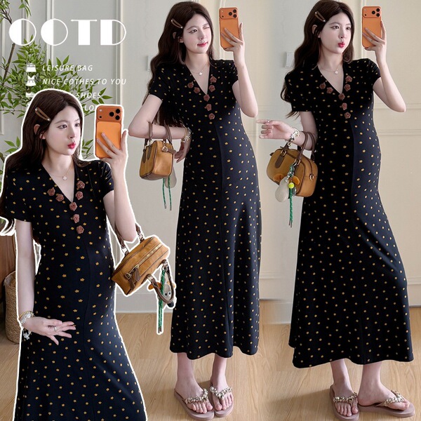 Summer elegant fitted dress
