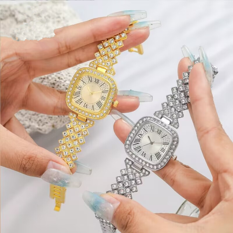 2024 koreansk version af moderigtigt stålbånd med indlagt dameur, vanddiamant romersk mønster kvartsarmbånd_voghion.com