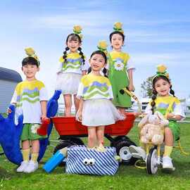 儿童演出服小学生运动会开幕式啦啦队国庆男童背带裤合唱表演服装