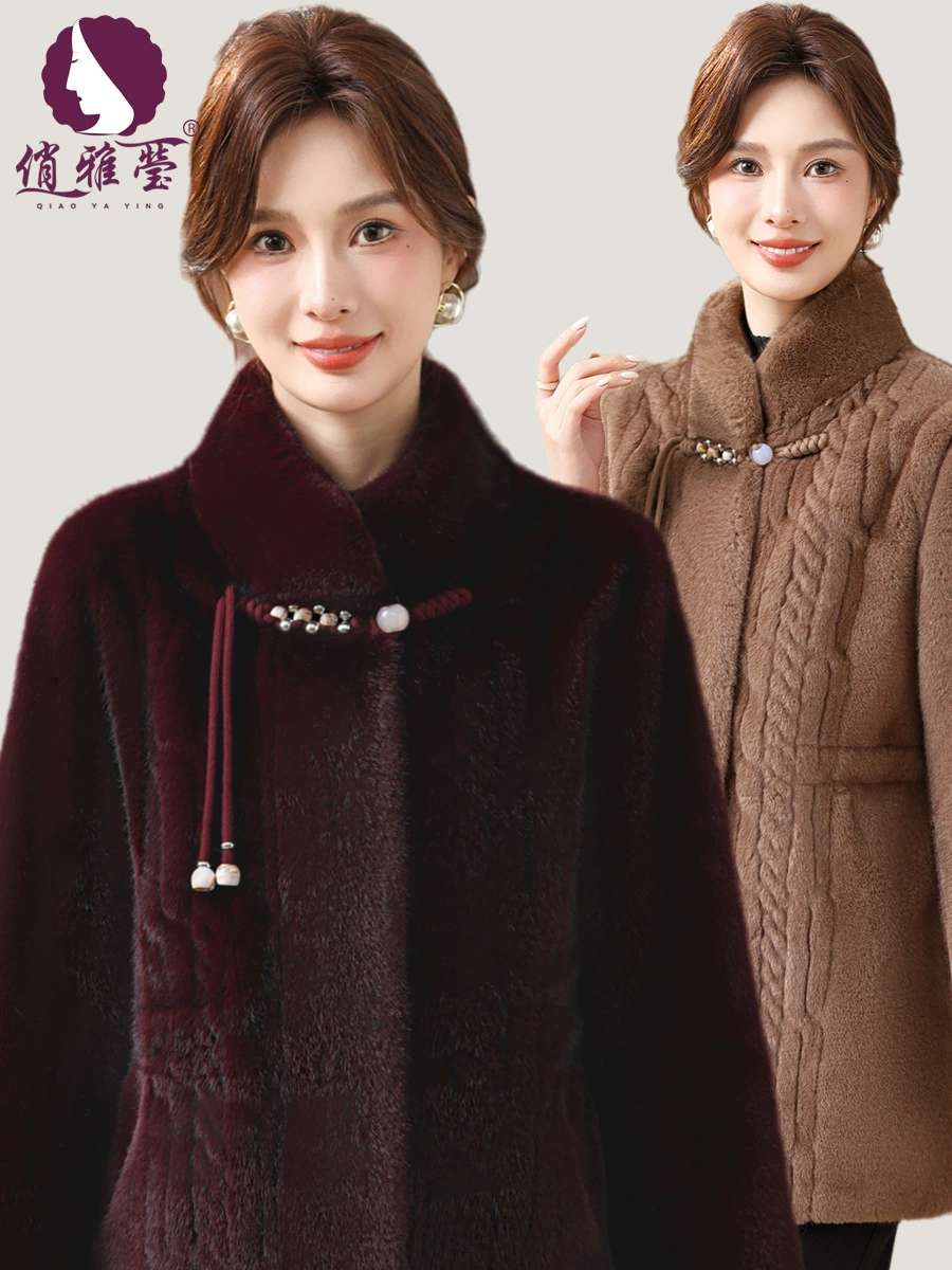 Velvet down jacket for mother, for middle age, western style