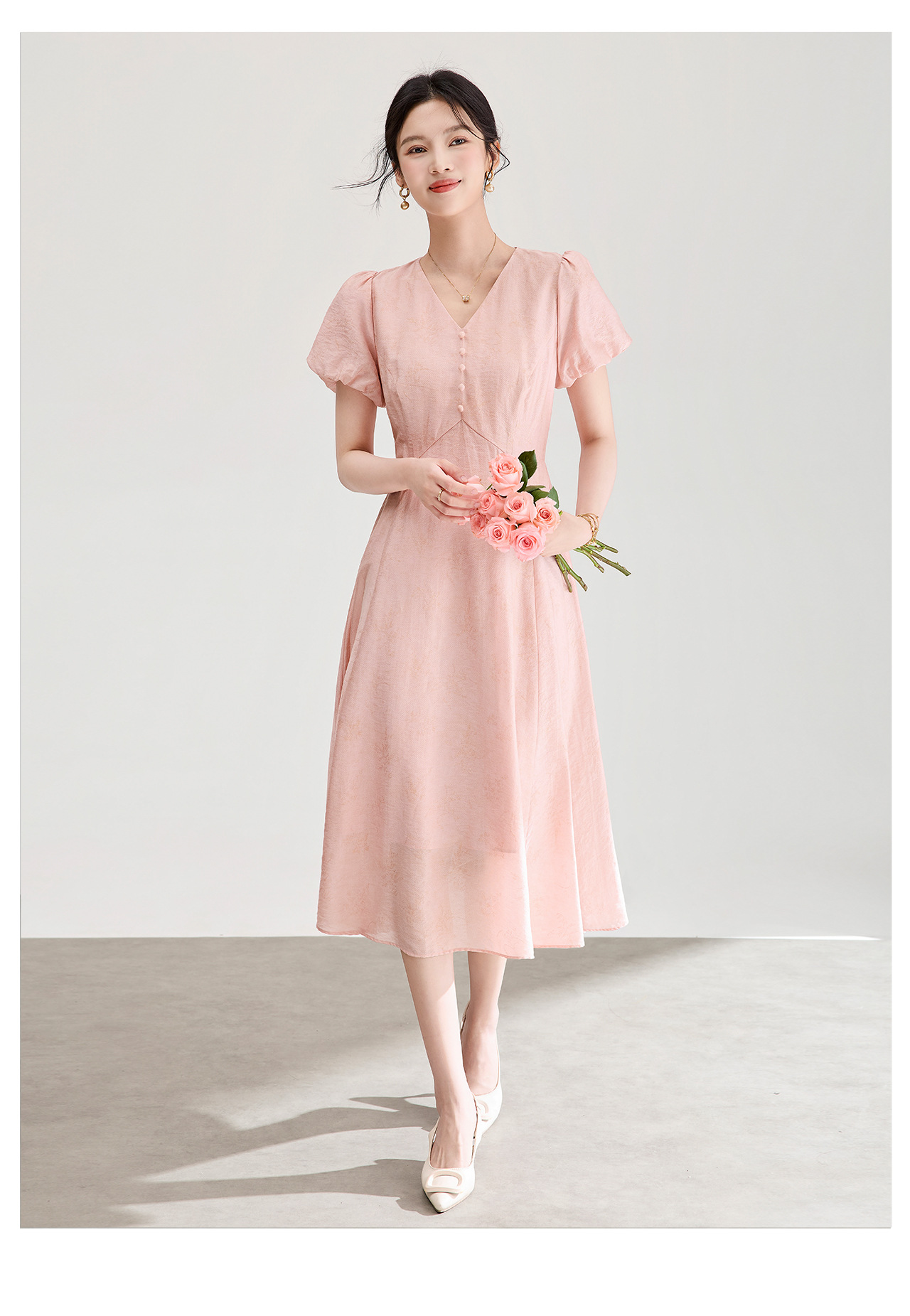 Đầm chữ A cổ V dáng suông midi họa tiết jacquard tối màu — xanh lam chi tiết 11