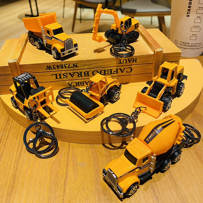 Creativo de dibujos animados aleación ingeniería vehículo excavadora llavero exquisito lindo bolsa colgante par pequeño regalo al por mayor