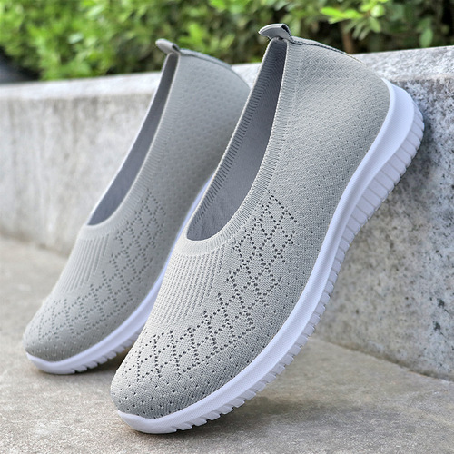 Old Beijing cloth shoes for women 2024 cross-border new style fly woven shoes casual shoes foreign trade soft sole middle-aged and elderly mother's shoes