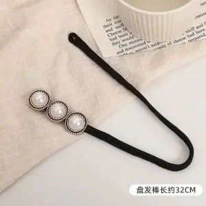 Elegant hairgrip, flowered, 2021 collection, adds volume