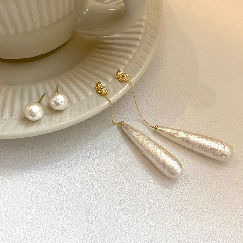 Pendientes de perlas de gota de agua simple con aguja de plata Pendientes largos de sentido premium retro francés Pendientes nuevos elegantes y de moda para mujer image 7