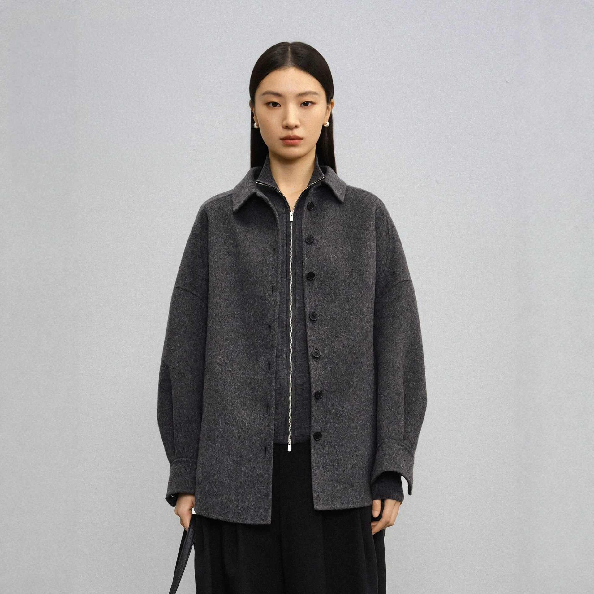 Simple design, oversized double-faced wool coat, new autumn/winter 2026 style, solid color, loose fit, slimming, long sleeves, lapel wool coat.