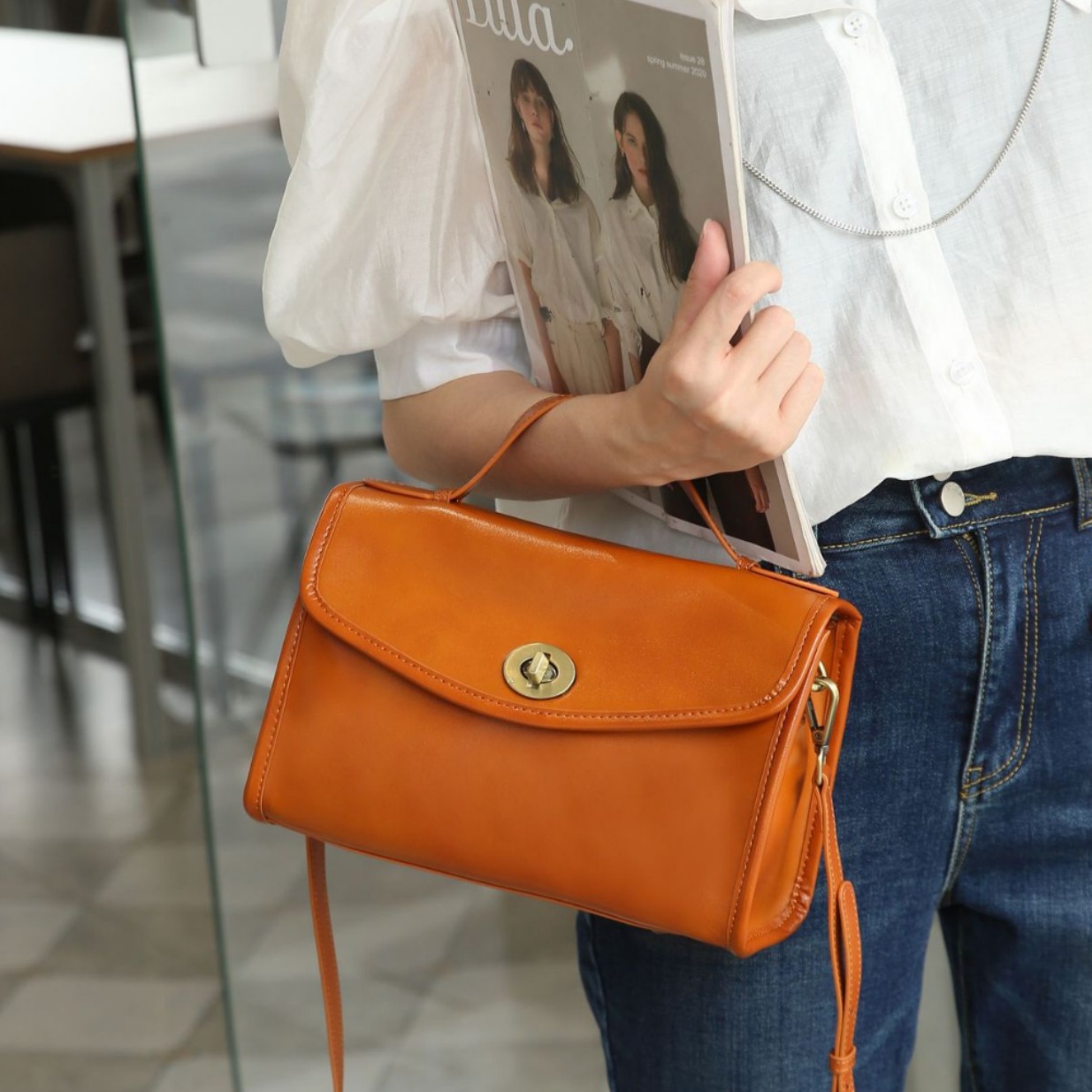 Vegetable-Tanned Top Grain Cowhide Women's Shoulder Bag - Fashionable Multi-Compartment Large Capacity Practical Motorcycle Square Bag - Thumbnail 4