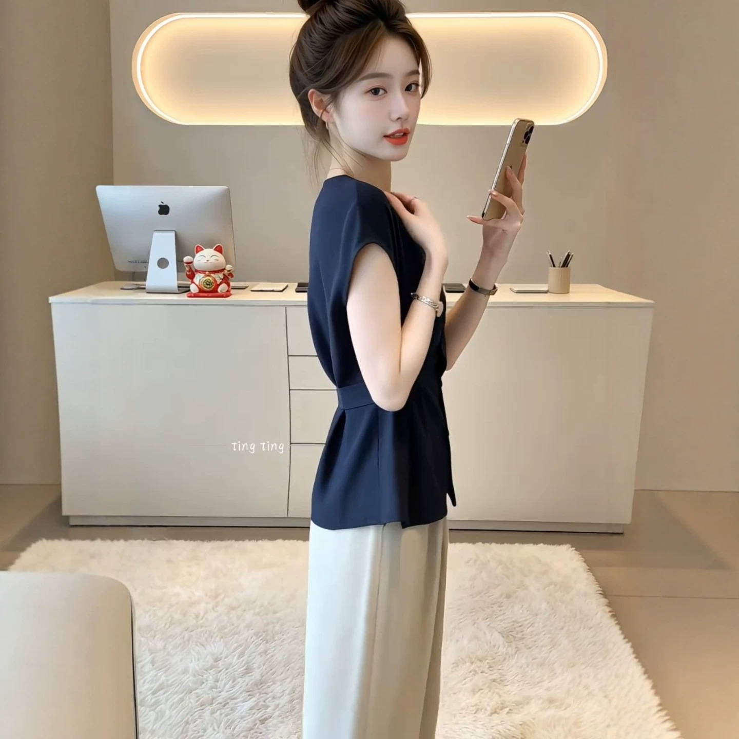 Áo sơ mi nữ linen tay ngắn thắt eo, kiểu dáng công sở mùa hè — Xanh lông mòng đen