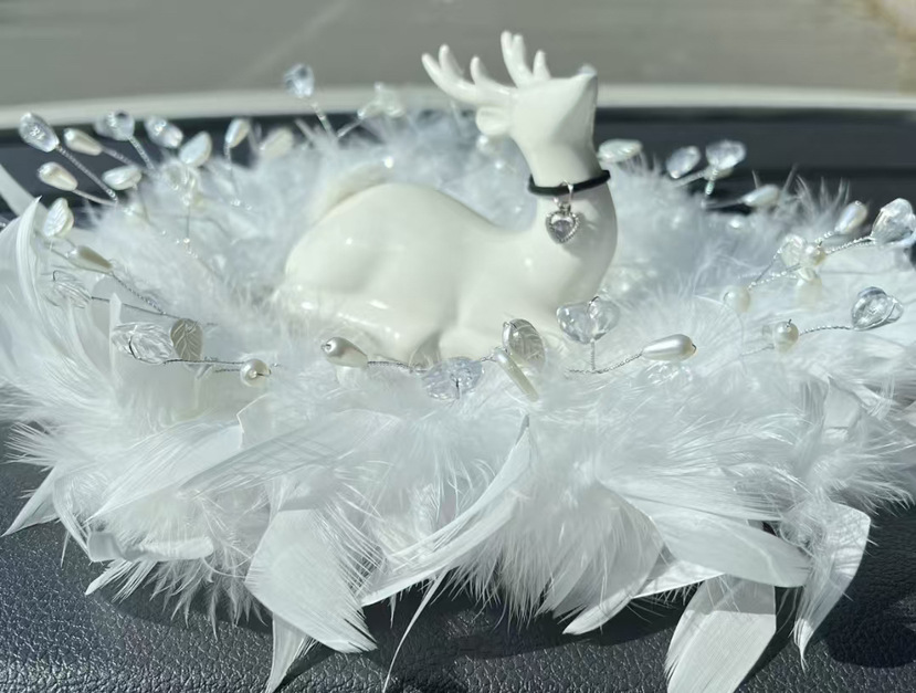 adornos de automóviles blancos grandes plumas almohadilla antideslizante amor almohadilla de cuentas diosa adornos de automóviles regalos de vello corto