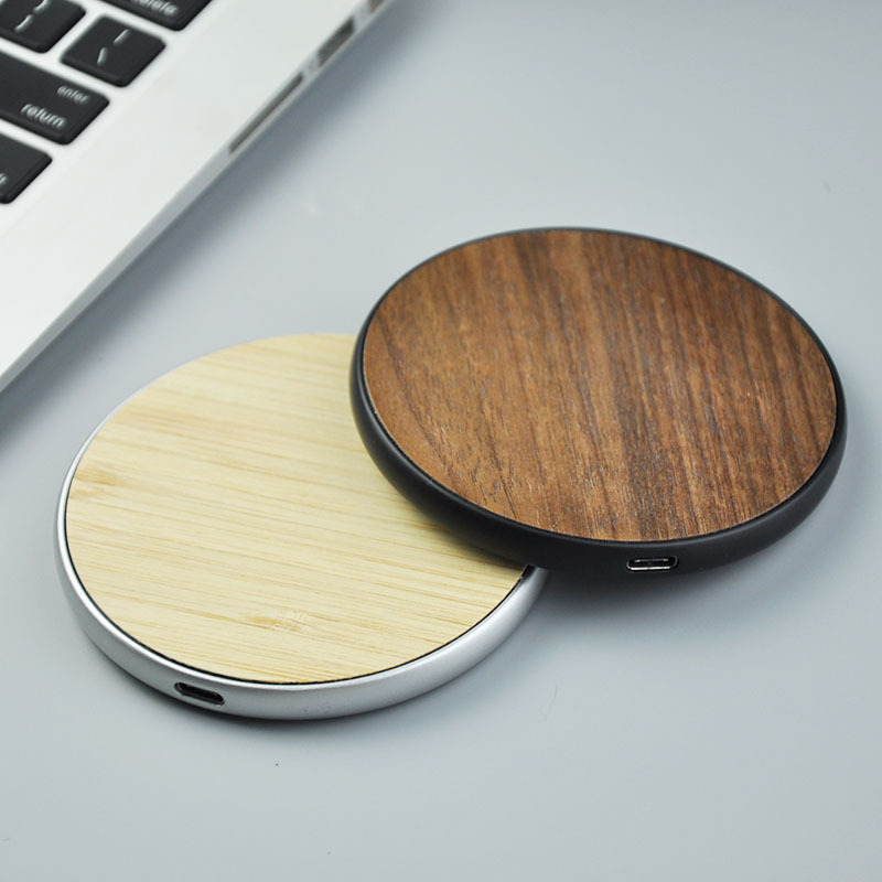 Wireless Charger With Wood Grain Finish For Smartphones_voghion.com