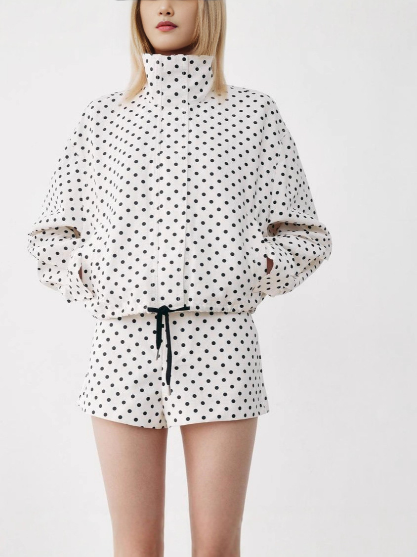 Erta sontkol: nuqtali pufak gazli jaket + kasual short pantoloni