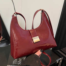 2025新款链条水桶包女跨境百搭冬季小众感时尚单肩包潮流休闲女包