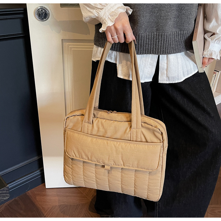 新款时尚简约笔记本电脑防护包大学生通勤ipad单肩包手提托特包包