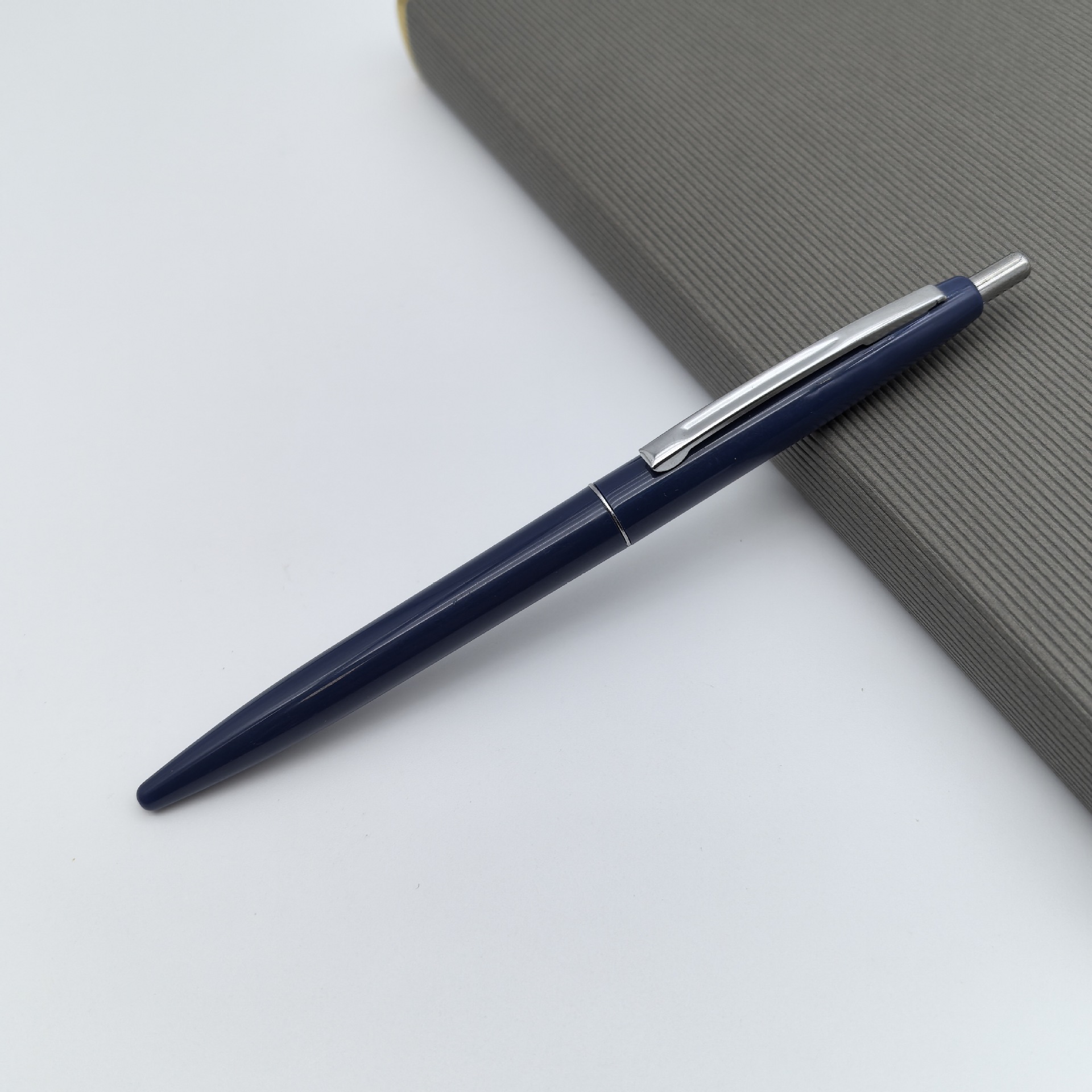 Personalizado clásico retro bolígrafo pequeño hotel Gaoshi puede hacer un conjunto de bolígrafo de promoción de publicidad de presión