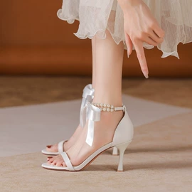 女式时装单鞋;女式皮靴;高跟凉鞋