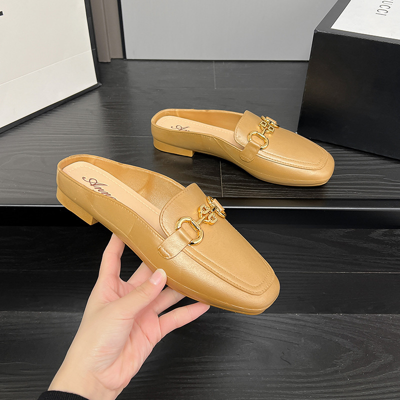 2026 nuevo tipo de hebilla de metal medio paquete de estilo coreano perezoso un pedaleo de moda simple zapatillas de mujer