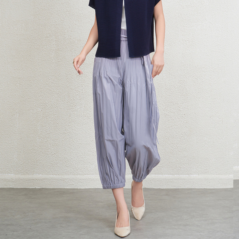 Japanese-Style High-End Pleated Harem Pants for Women 2025 New Model with Tie Design, High-Waisted, Slimming, Casual Cropped Pants Japanese-Style High-End Pleated Harem Pants for Women 2025 New Model with Tie Design, High-Waisted, Slimming, Casual Cropped Pants