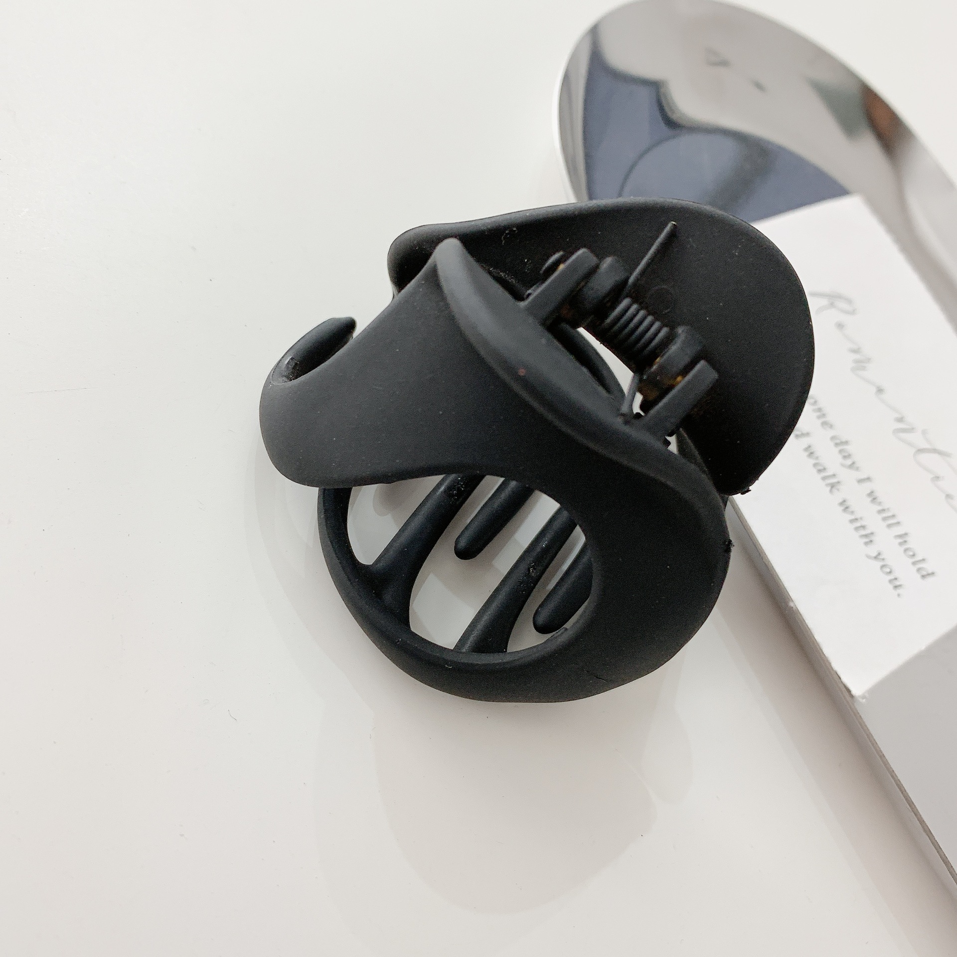 Clip de pelo negro pequeño clip de pelo femenino tocado Cabeza trasera horquilla alta Cola de Caballo horquilla fija clip de tiburón grande al por mayor