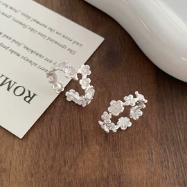 项链;戒指;耳钉