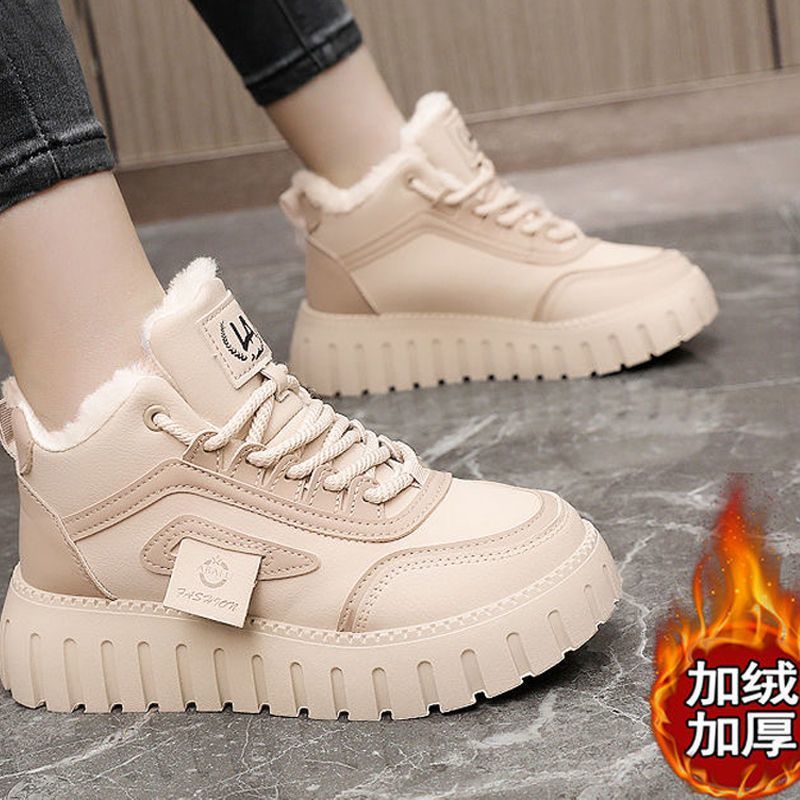 2025 invierno nuevo inches de terciopelo alto zapatos de papá de moda estudiantes pequeños zapatos blancos casuales aumentan la altura de suela gruesa coreana