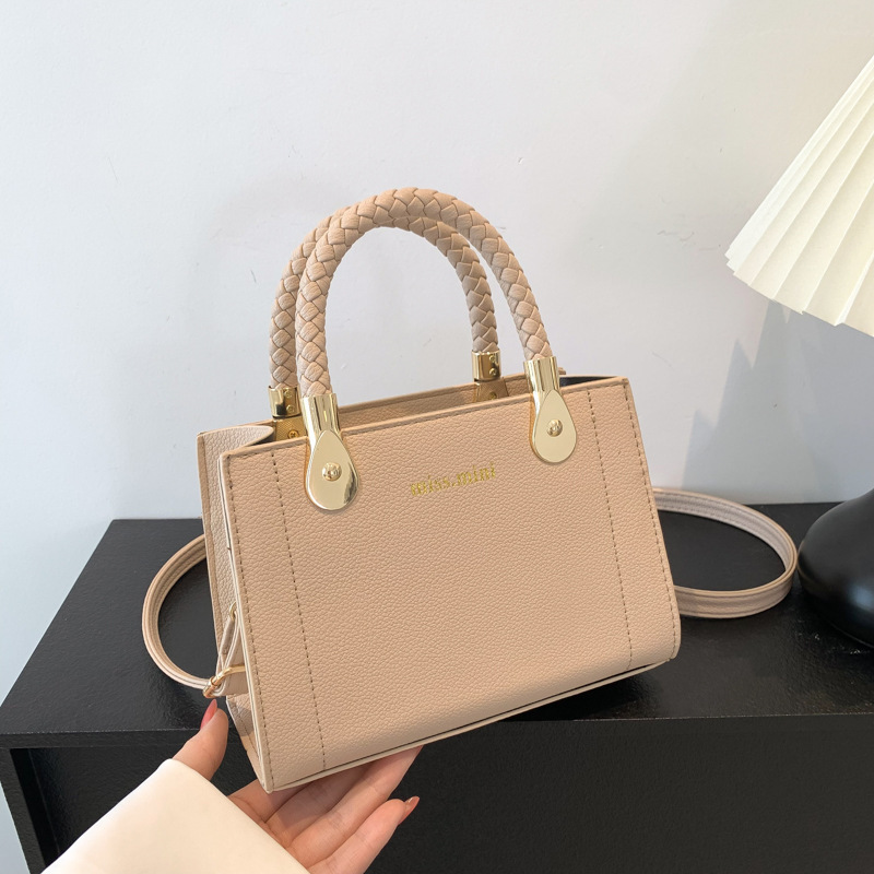Bolso de mano de color sólido simple de estilo occidental para mujer bolso pequeño de cercanías 2023 bolso de mensajero de todo fósforo bolso de ocio marea