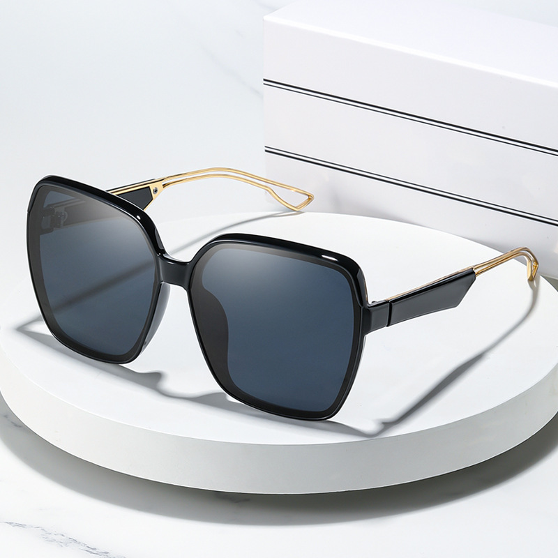 Square glasses solar-powered