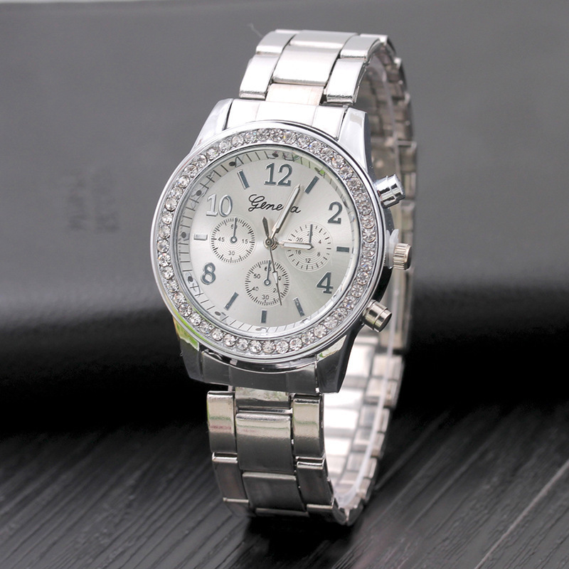 70g Weight Quartz Glass Mirror Material Glam Solid Color Horseshoe Buckle Quartz Women's Watches