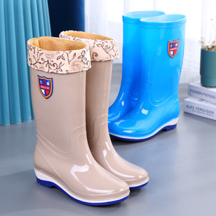 �¿���ЬŮʿ��ͲˮЬ���l�ڱ��N����ˮ����Ь�ӽq��ů�L��ѥ�r��