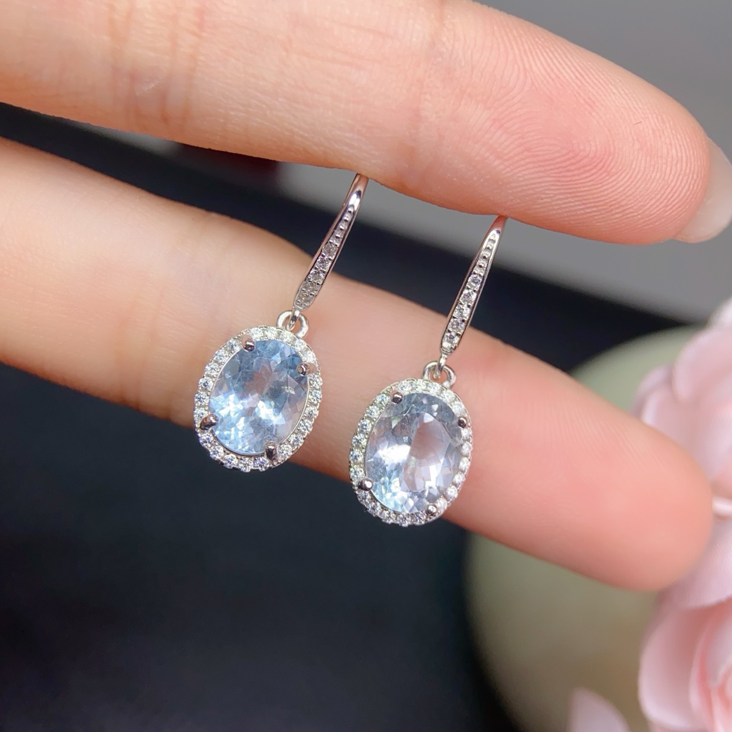 Natural aquamarine earrings with a 7*9mm main stone, set in 925 silver with the latest electroplating technology